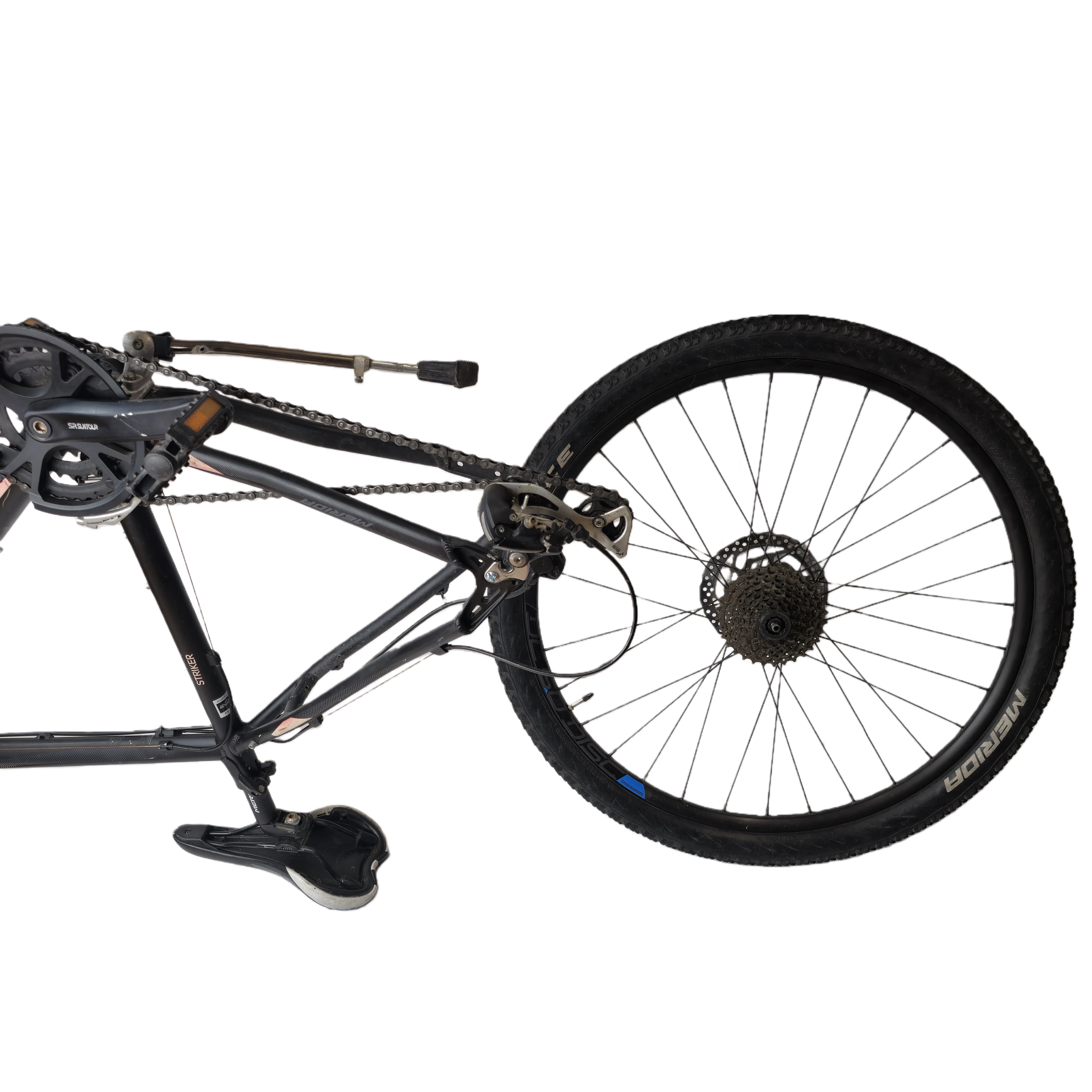 Hjulet bredvid upphängningen