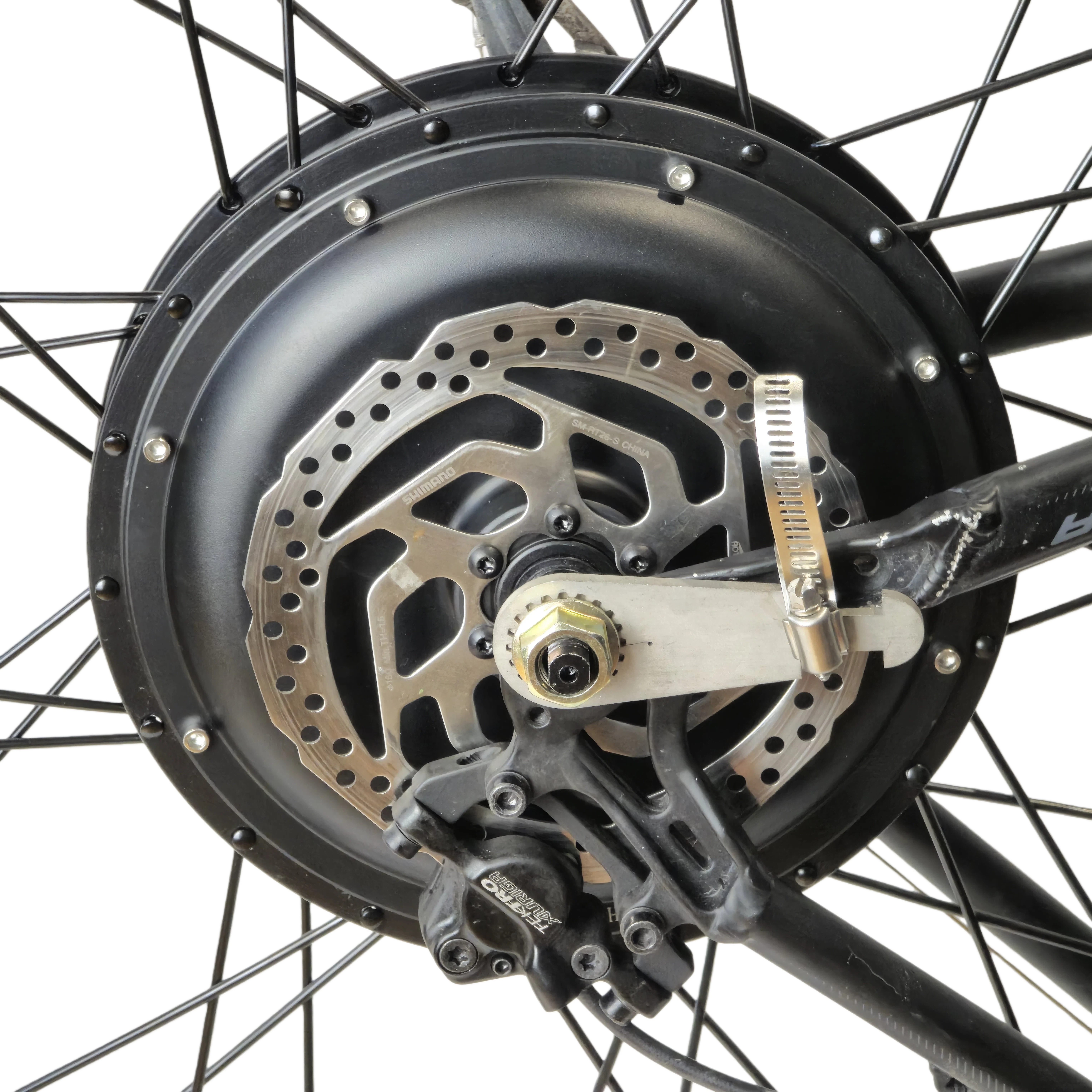 Slangklämmor på momentarmarna